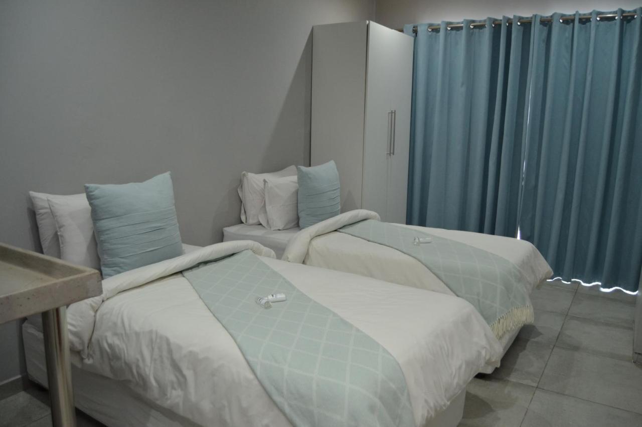 African Sands Guesthouse Load Shedding Free Блоемфонтейн Екстериор снимка